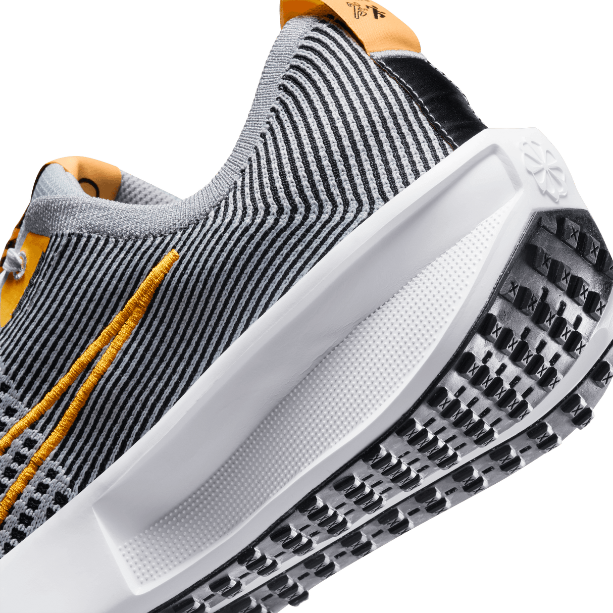 Nike Men's Interact Run Road Running Shoes