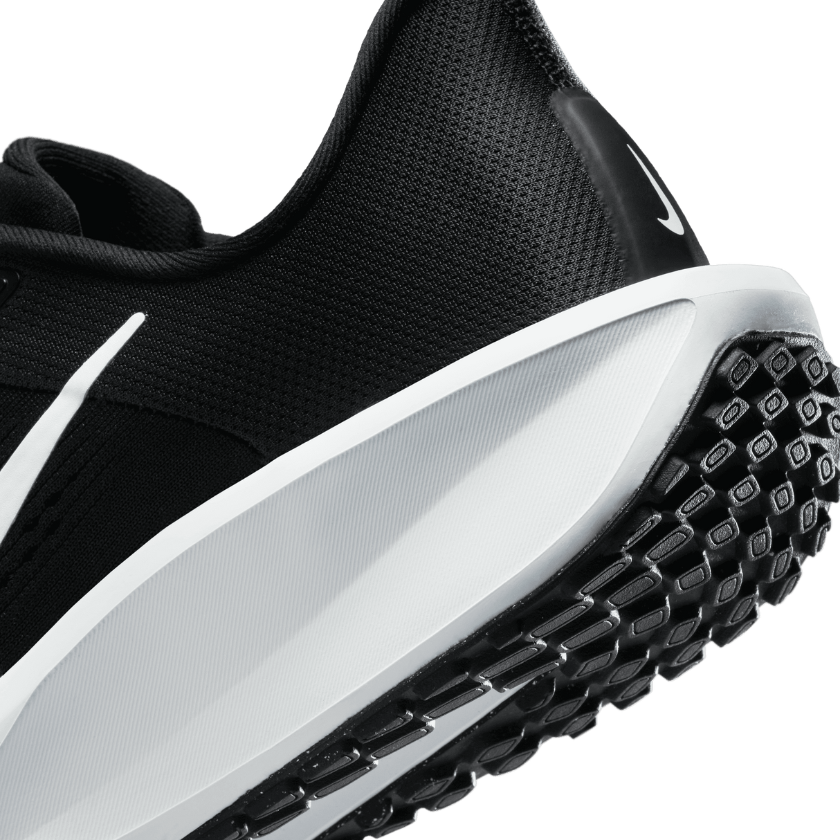 Nike Women's Quest 6 Road Running Shoes