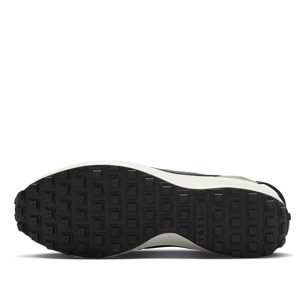 Nike waffle hot sale sole shoes