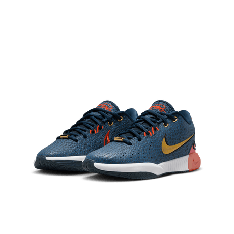 Nike Older Kids' LeBron XXI Basketball Shoes