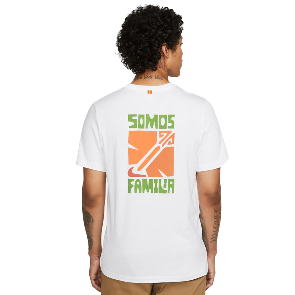 Nike Men's Sportswear Somos Familia T-Shirt