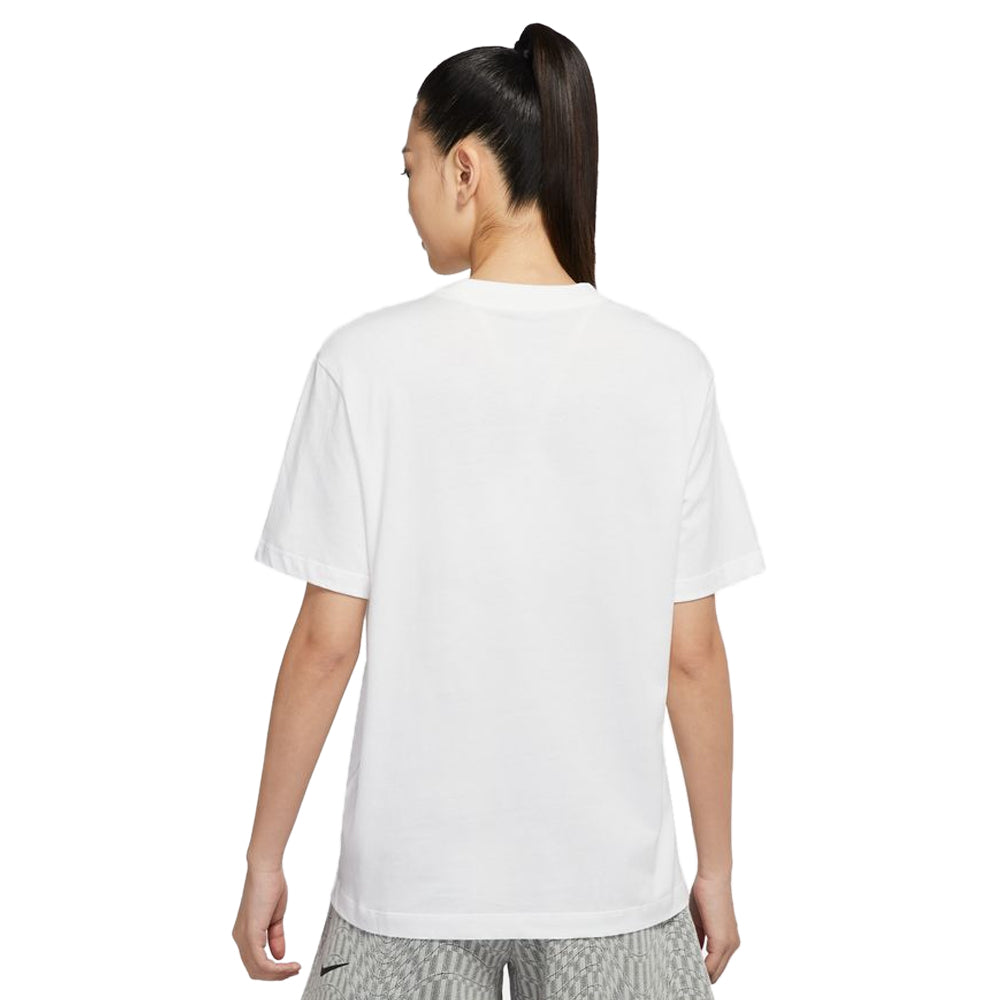 Nike Women's Sportswear Essential T-Shirt