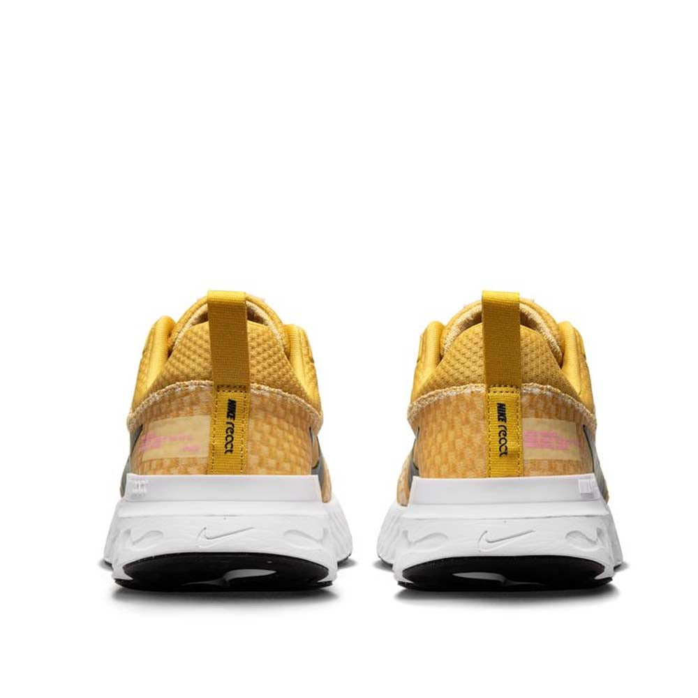 Womens yellow sales nike tennis shoes